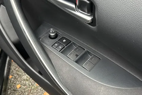 GY72EVN Toyota Corolla 1.8 VVT-h Icon CVT Euro 6 (s/s) 5dr Thumbnail #22