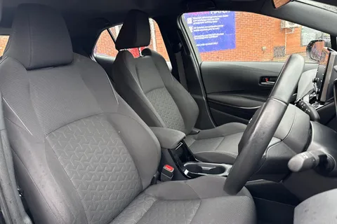 GY72EVN Toyota Corolla 1.8 VVT-h Icon CVT Euro 6 (s/s) 5dr Thumbnail #25