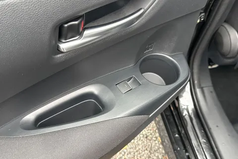 GY72EVN Toyota Corolla 1.8 VVT-h Icon CVT Euro 6 (s/s) 5dr Thumbnail #31