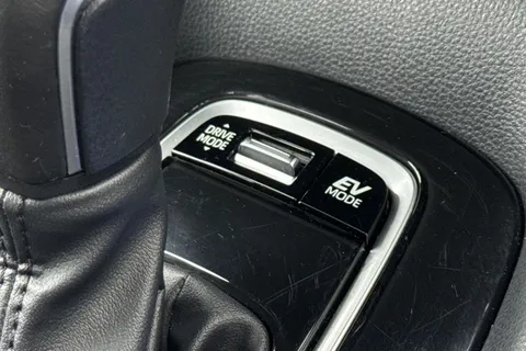 GY72EVN Toyota Corolla 1.8 VVT-h Icon CVT Euro 6 (s/s) 5dr Thumbnail #39