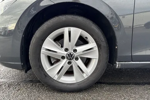 PJ22YBV Volkswagen Golf 1.5 TSI Life Euro 6 (s/s) 5dr Thumbnail #13