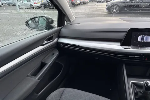 PJ22YBV Volkswagen Golf 1.5 TSI Life Euro 6 (s/s) 5dr Thumbnail #21