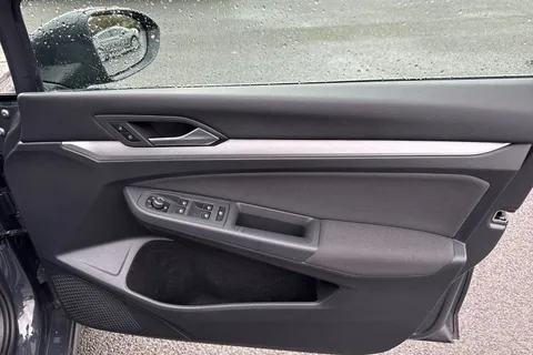 PJ22YBV Volkswagen Golf 1.5 TSI Life Euro 6 (s/s) 5dr Thumbnail #22