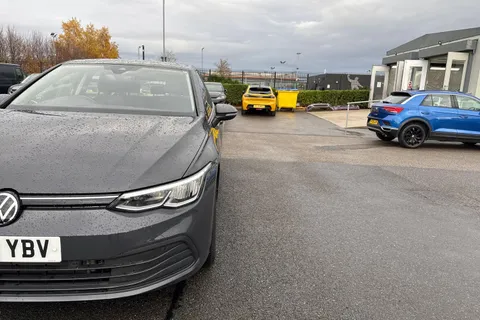 PJ22YBV Volkswagen Golf 1.5 TSI Life Euro 6 (s/s) 5dr Thumbnail #27