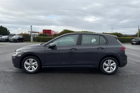 PJ22YBV Volkswagen Golf 1.5 TSI Life Euro 6 (s/s) 5dr Thumbnail #31