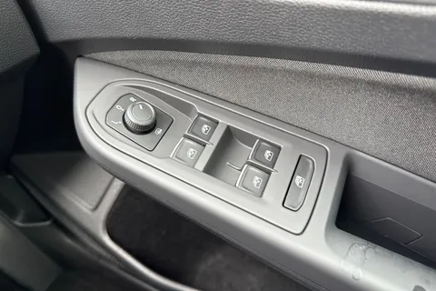 PJ22YBV Volkswagen Golf 1.5 TSI Life Euro 6 (s/s) 5dr Thumbnail #39