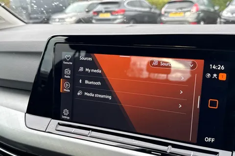 PJ22YBV Volkswagen Golf 1.5 TSI Life Euro 6 (s/s) 5dr Thumbnail #45