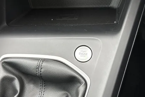 PJ22YBV Volkswagen Golf 1.5 TSI Life Euro 6 (s/s) 5dr Thumbnail #52