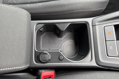 PJ22YBV Volkswagen Golf 1.5 TSI Life Euro 6 (s/s) 5dr Thumbnail #55