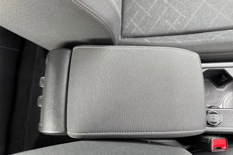 PJ22YBV Volkswagen Golf 1.5 TSI Life Euro 6 (s/s) 5dr Thumbnail #56