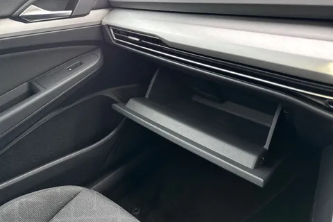 PJ22YBV Volkswagen Golf 1.5 TSI Life Euro 6 (s/s) 5dr Thumbnail #60