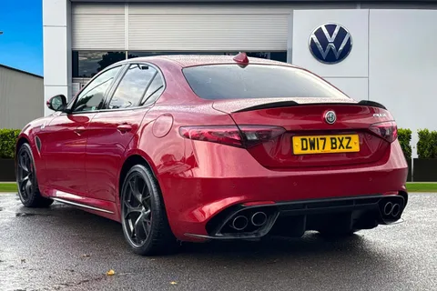 DW17BXZ Alfa Romeo Giulia 2.9 V6 Bi-Turbo Quadrifoglio Auto Euro 6 (s/s) 4dr Thumbnail #3