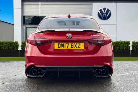DW17BXZ Alfa Romeo Giulia 2.9 V6 Bi-Turbo Quadrifoglio Auto Euro 6 (s/s) 4dr Thumbnail #5