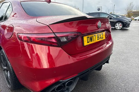 DW17BXZ Alfa Romeo Giulia 2.9 V6 Bi-Turbo Quadrifoglio Auto Euro 6 (s/s) 4dr Thumbnail #9