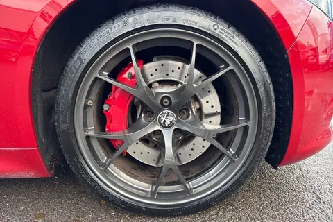 DW17BXZ Alfa Romeo Giulia 2.9 V6 Bi-Turbo Quadrifoglio Auto Euro 6 (s/s) 4dr Thumbnail #11