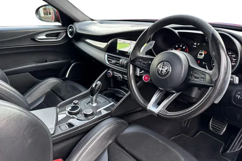 DW17BXZ Alfa Romeo Giulia 2.9 V6 Bi-Turbo Quadrifoglio Auto Euro 6 (s/s) 4dr Thumbnail #15