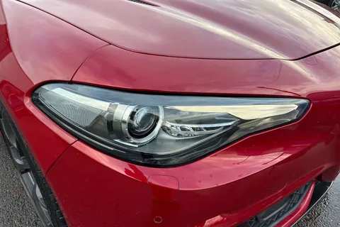 DW17BXZ Alfa Romeo Giulia 2.9 V6 Bi-Turbo Quadrifoglio Auto Euro 6 (s/s) 4dr Thumbnail #31