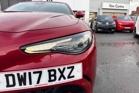 DW17BXZ Alfa Romeo Giulia 2.9 V6 Bi-Turbo Quadrifoglio Auto Euro 6 (s/s) 4dr Thumbnail #32