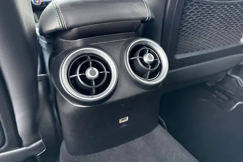 DW17BXZ Alfa Romeo Giulia 2.9 V6 Bi-Turbo Quadrifoglio Auto Euro 6 (s/s) 4dr Thumbnail #38