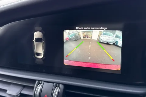 DW17BXZ Alfa Romeo Giulia 2.9 V6 Bi-Turbo Quadrifoglio Auto Euro 6 (s/s) 4dr Thumbnail #50