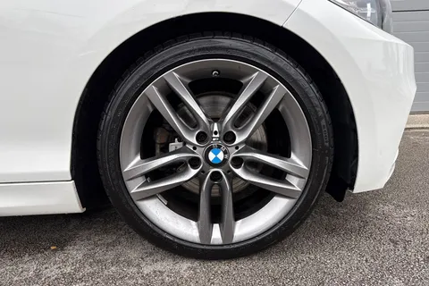 10 of 64 for BMW 2 Series 2.0 220d M Sport Auto Euro 6 (s/s) 2dr