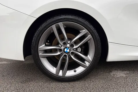 11 of 64 for BMW 2 Series 2.0 220d M Sport Auto Euro 6 (s/s) 2dr