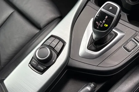 23 of 64 for BMW 2 Series 2.0 220d M Sport Auto Euro 6 (s/s) 2dr