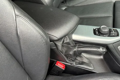 39 of 64 for BMW 2 Series 2.0 220d M Sport Auto Euro 6 (s/s) 2dr