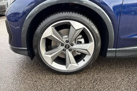 Audi Q4 e-tron 55 Black Edition Auto quattro 5dr 82kWh Thumbnail #10