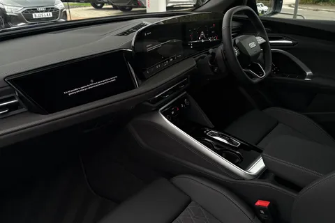  Audi Q5 2.0 TDI Edition 1 Sportback S Tronic quattro Euro 6 (s/s) 5dr Thumbnail #15