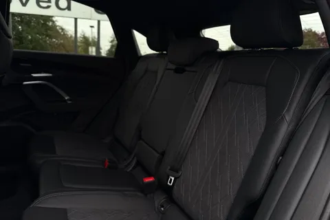  Audi Q5 2.0 TDI Edition 1 Sportback S Tronic quattro Euro 6 (s/s) 5dr Thumbnail #19