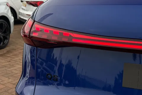  Audi Q5 2.0 TDI Edition 1 Sportback S Tronic quattro Euro 6 (s/s) 5dr Thumbnail #52