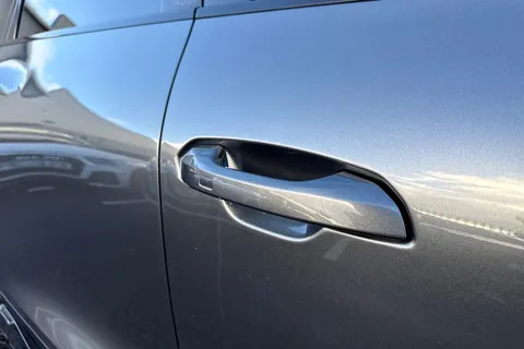 28 of 66 for Audi Q6 E-Tron Q6 SUV S line e-tron quattro 285,00 kW