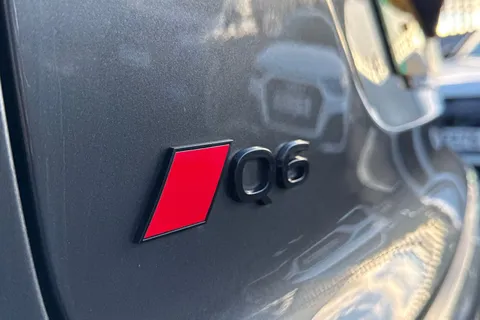 33 of 66 for Audi Q6 E-Tron Q6 SUV S line e-tron quattro 285,00 kW