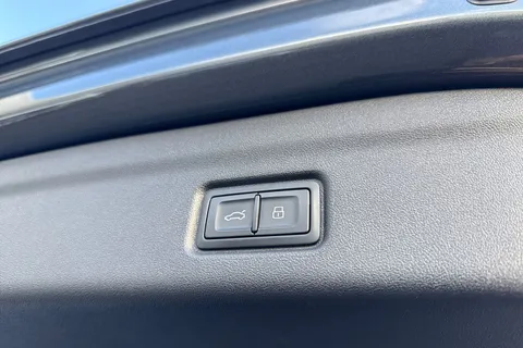 37 of 66 for Audi Q6 E-Tron Q6 SUV S line e-tron quattro 285,00 kW