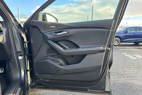 46 of 66 for Audi Q6 E-Tron Q6 SUV S line e-tron quattro 285,00 kW