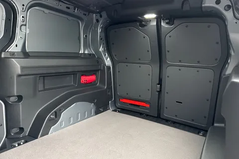 DC74FSZ Volkswagen Id. Buzz Cargo 210kW Commerce 79kWh Auto Thumbnail #19