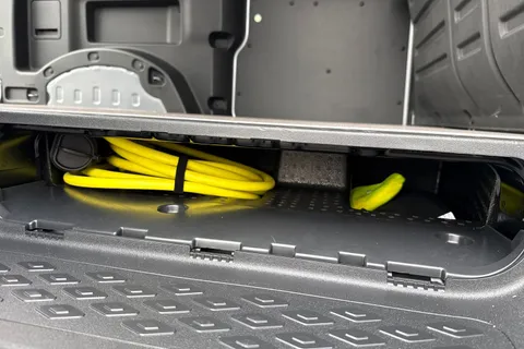 DC74FSZ Volkswagen Id. Buzz Cargo 210kW Commerce 79kWh Auto Thumbnail #33