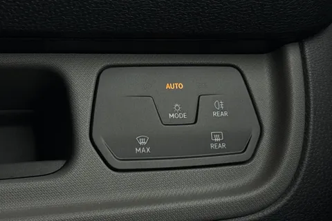 DC74FSZ Volkswagen Id. Buzz Cargo 210kW Commerce 79kWh Auto Thumbnail #41