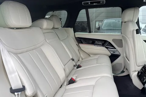 Land Rover Range Rover 3.0 P460e 38.2kWh Edition Auto 4WD Euro 6 (s/s) 5dr Thumbnail #13