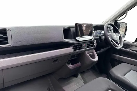 PE75VUH Volkswagen Crafter CR35 Panel van Commerce MWB 140 PS 2.0 TDI 8sp Automatic FWD Thumbnail #3