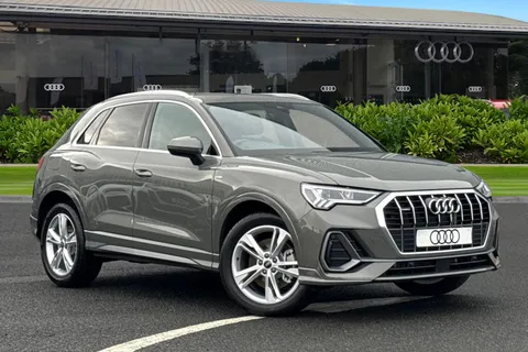  Audi Q3 2.0 TDI 40 S line S Tronic quattro Euro 6 (s/s) 5dr Thumbnail #2