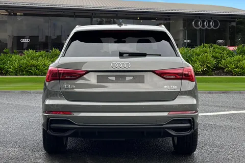  Audi Q3 2.0 TDI 40 S line S Tronic quattro Euro 6 (s/s) 5dr Thumbnail #5