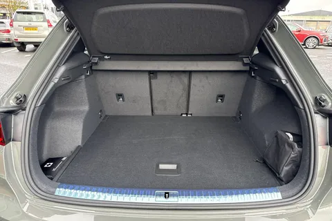  Audi Q3 2.0 TDI 40 S line S Tronic quattro Euro 6 (s/s) 5dr Thumbnail #10