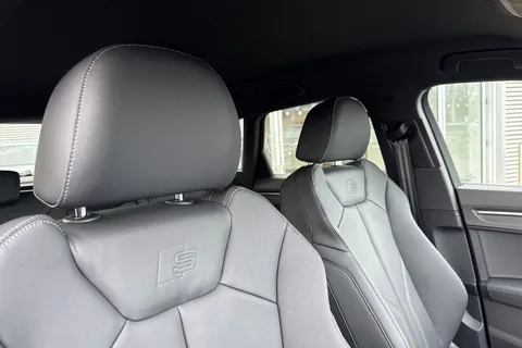  Audi Q3 2.0 TDI 40 S line S Tronic quattro Euro 6 (s/s) 5dr Thumbnail #21