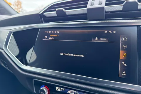  Audi Q3 2.0 TDI 40 S line S Tronic quattro Euro 6 (s/s) 5dr Thumbnail #58