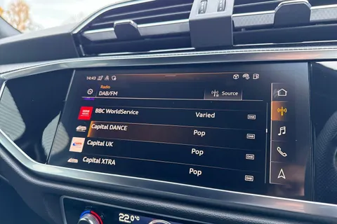  Audi Q3 2.0 TDI 40 S line S Tronic quattro Euro 6 (s/s) 5dr Thumbnail #59