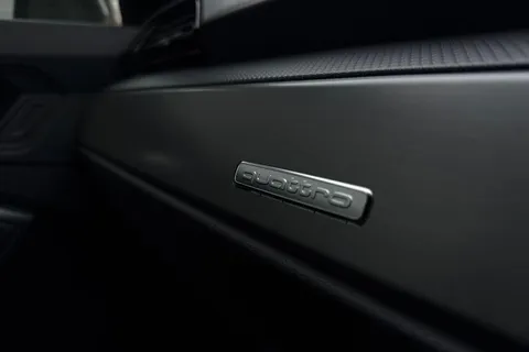  Audi Q3 2.0 TDI 40 S line S Tronic quattro Euro 6 (s/s) 5dr Thumbnail #61