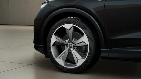  Audi Q4 e-tron 45 Black Edition Auto 5dr 82kWh Thumbnail #4