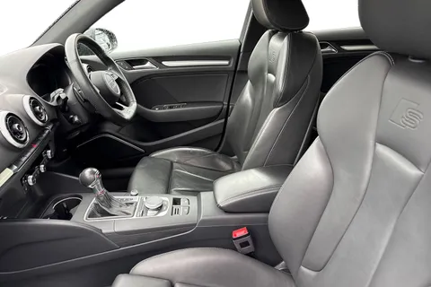 16 of 51 for Audi S3 Black Edition TFSI 300 PS S tronic